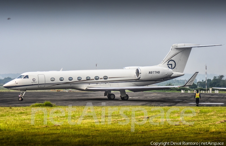 (Private) Gulfstream G-V-SP (G550) (N977HS) | Photo 452753