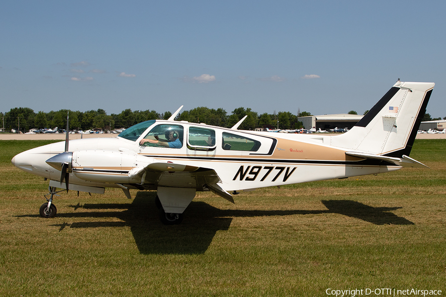 (Private) Beech Baron 95-C55 (N977V) | Photo 659805