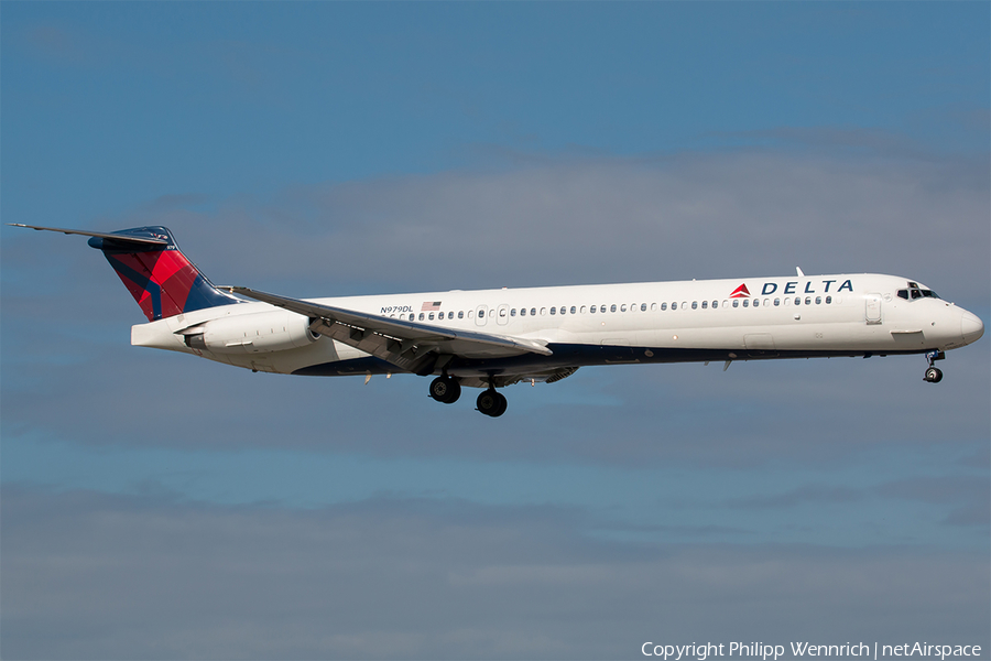 Delta Air Lines McDonnell Douglas MD-88 (N979DL) | Photo 137627