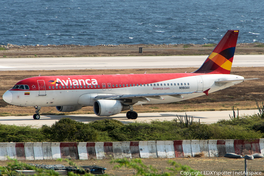 Avianca Airbus A320-214 (N980AV) | Photo 310074