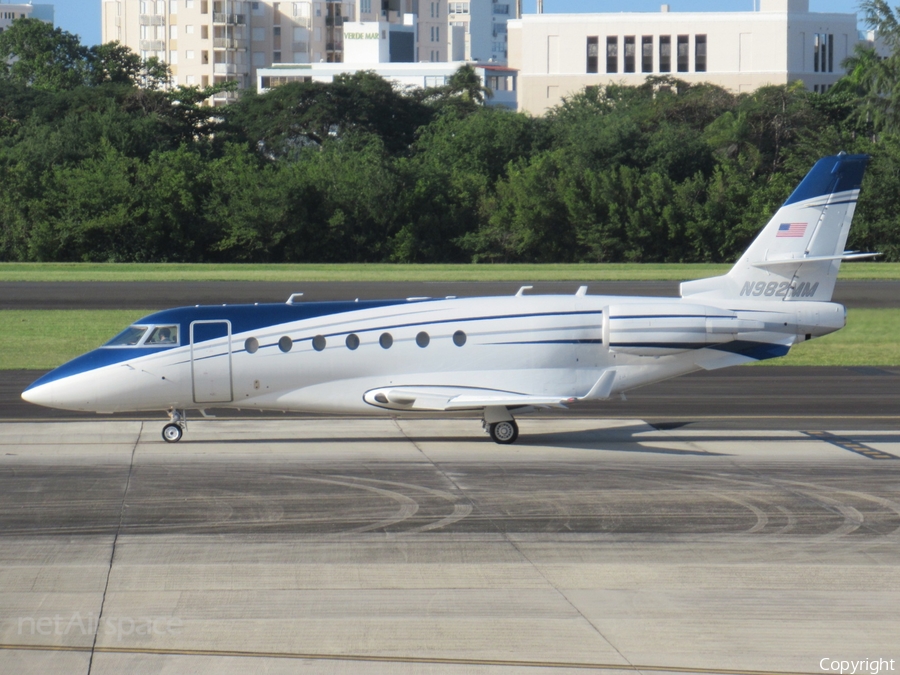 Custom Jet Charters Gulfstream G200 (N982MM) | Photo 541976
