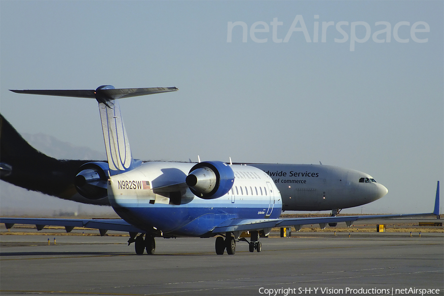 United Express (SkyWest Airlines) Bombardier CRJ-200LR (N982SW) | Photo 21563