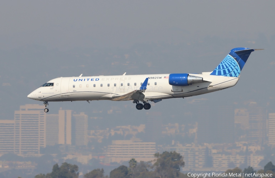 United Express (SkyWest Airlines) Bombardier CRJ-200LR (N982SW) | Photo 675690