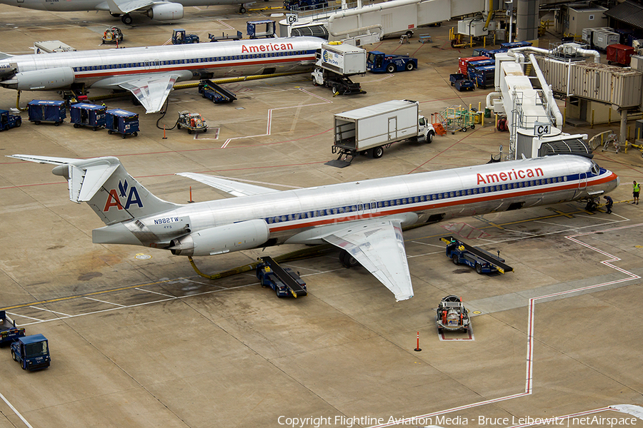 American Airlines McDonnell Douglas MD-83 (N982TW) | Photo 127840