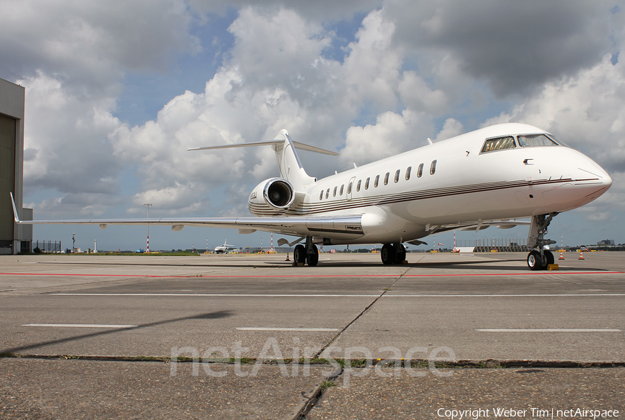 (Private) Bombardier BD-700-1A10 Global Express (N983J) | Photo 328011