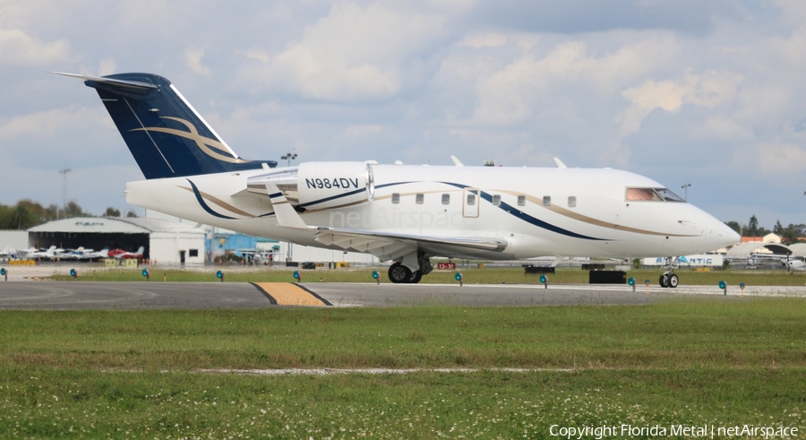 (Private) Bombardier CL-600-2B16 Challenger 604 (N984DV) | Photo 358193