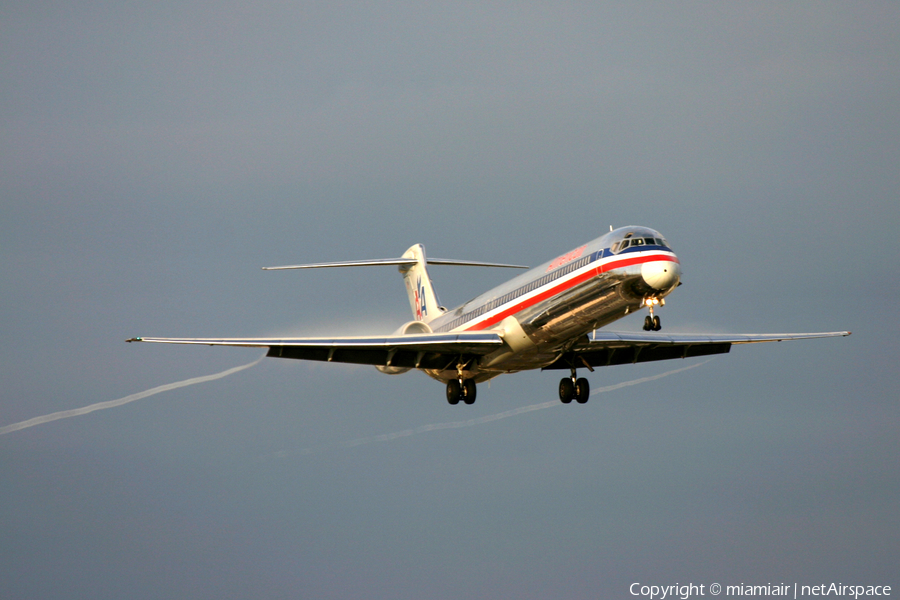 American Airlines McDonnell Douglas MD-83 (N984TW) | Photo 436