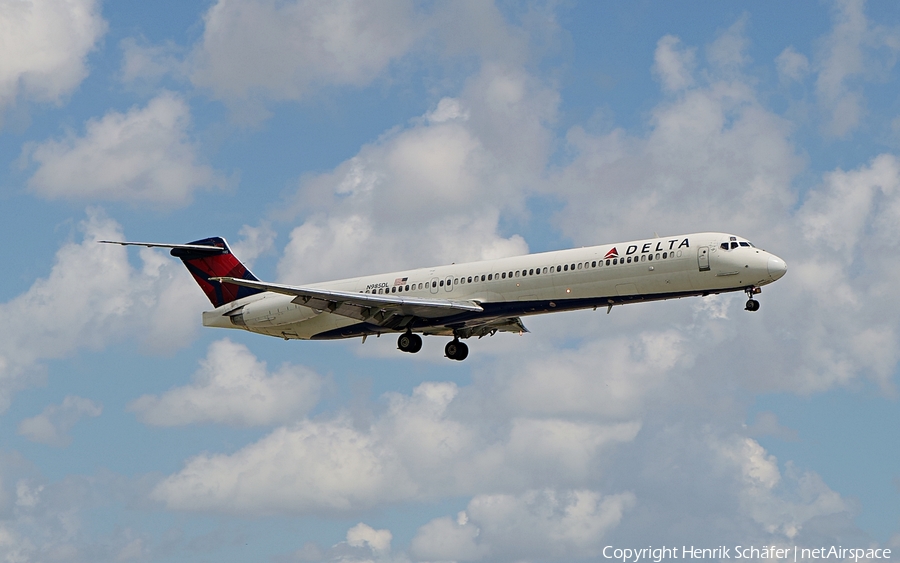 Delta Air Lines McDonnell Douglas MD-88 (N985DL) | Photo 321992