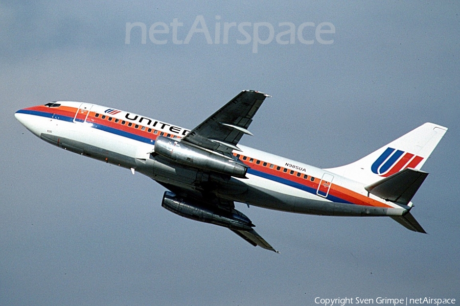 United Airlines Boeing 737-291 (N985UA) | Photo 196497