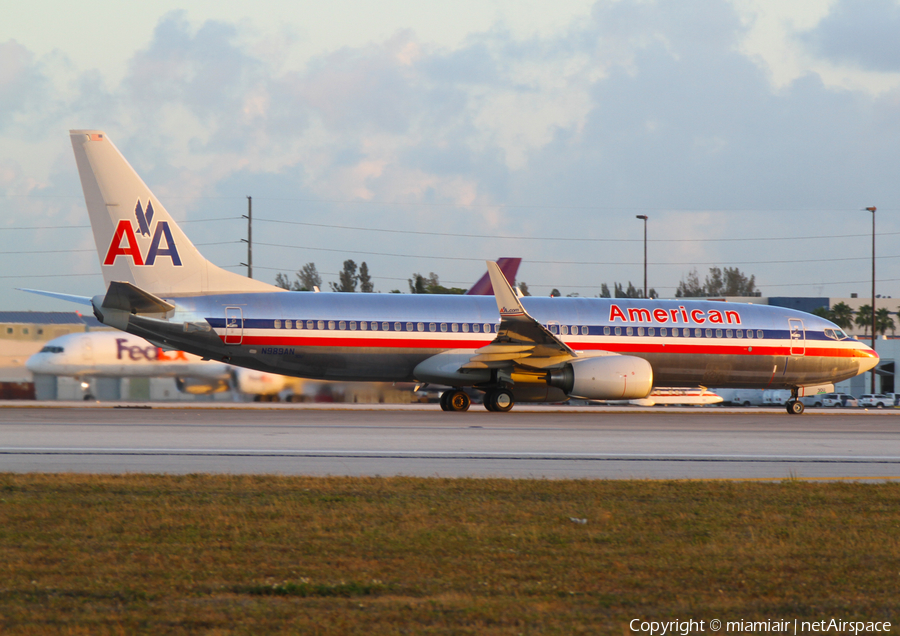 American Airlines Boeing 737-823 (N989AN) | Photo 2135