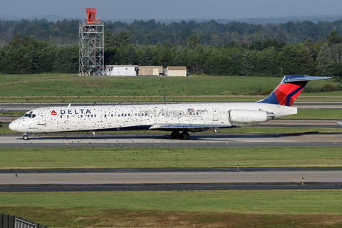 Delta Air Lines McDonnell Douglas MD-88 (N990DL) at  Washington - Dulles International, United States