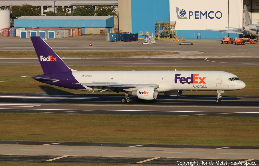 FedEx Boeing 757-232(SF) (N990FD) | Photo 325436