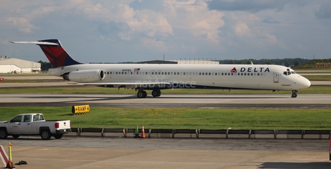 Delta Air Lines McDonnell Douglas MD-88 (N991DL) at  Atlanta - Hartsfield-Jackson International, United States