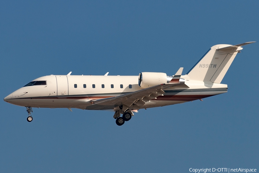 (Private) Bombardier CL-600-2B16 Challenger 604 (N991TW) | Photo 182966