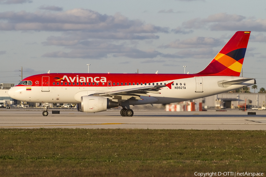 Avianca Airbus A319-112 (N992TA) | Photo 430832