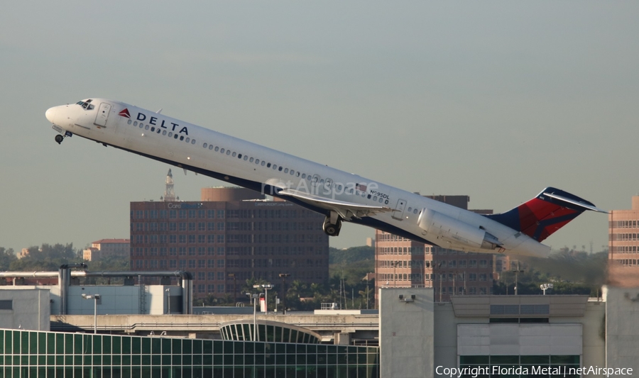 Delta Air Lines McDonnell Douglas MD-88 (N995DL) | Photo 325500