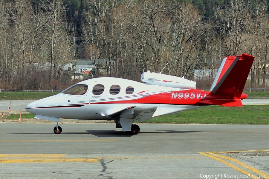 (Private) Cirrus SF50 Vision Jet (N995VJ) | Photo 535652