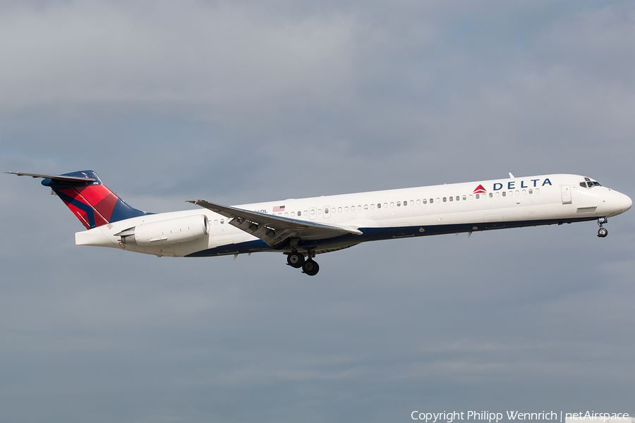 Delta Air Lines McDonnell Douglas MD-88 (N996DL) | Photo 137577