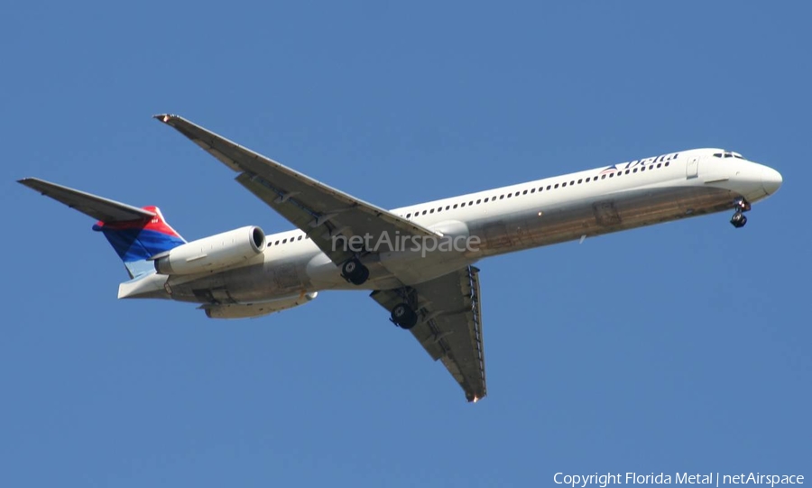 Delta Air Lines McDonnell Douglas MD-88 (N998DL) | Photo 303526