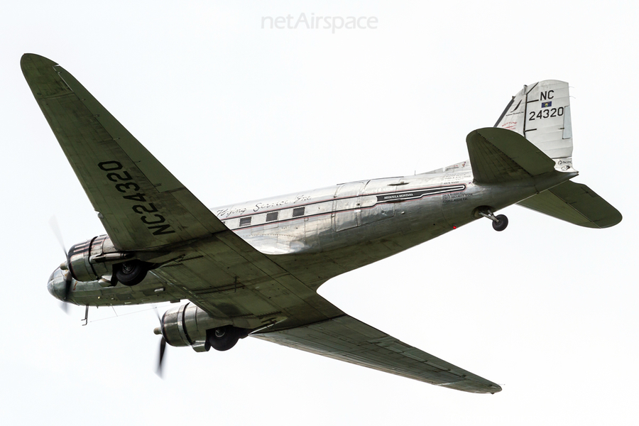 (Private) Douglas DC-3A-S1C3G (N24320) | Photo 329476