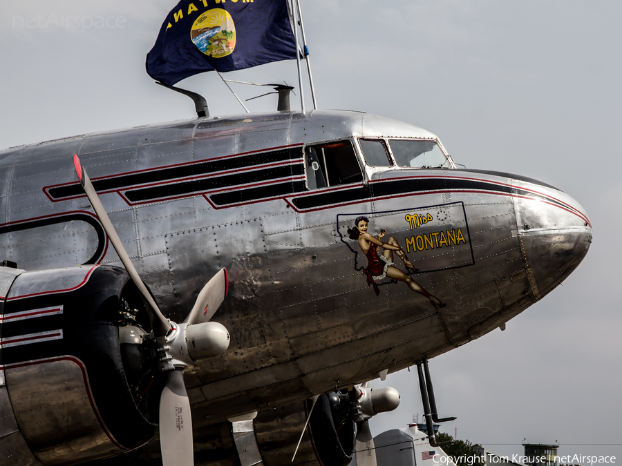 (Private) Douglas DC-3A-S1C3G (N24320) | Photo 329664