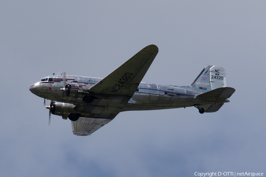 (Private) Douglas DC-3A-S1C3G (N24320) | Photo 328375