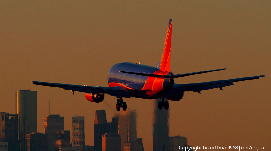 Southwest Airlines Boeing 737-3H4 (N***SW) | Photo 51183