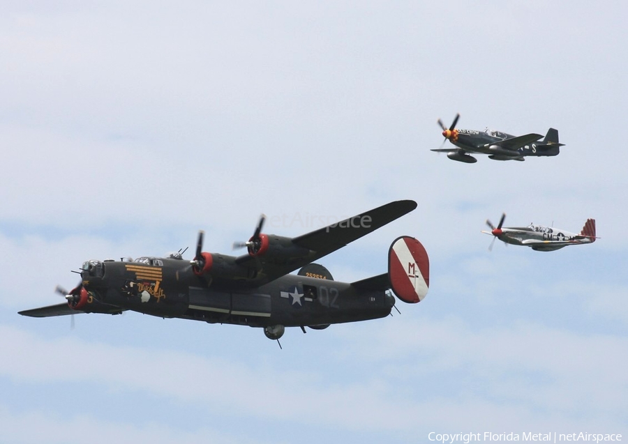 Collings Foundation Consolidated B-24J Liberator (NX224J) | Photo 300173