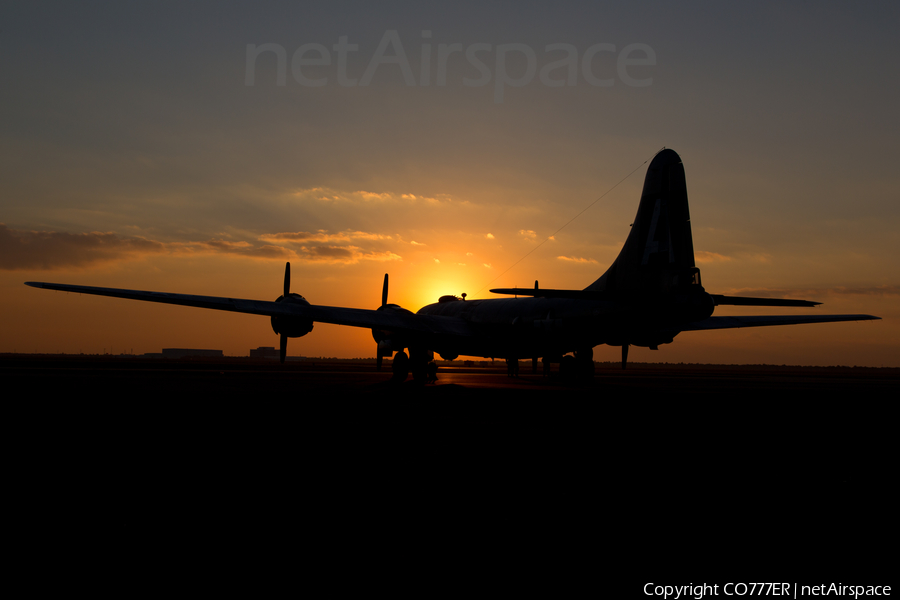 Commemorative Air Force Boeing B-29A Superfortress (NX529B) | Photo 33561