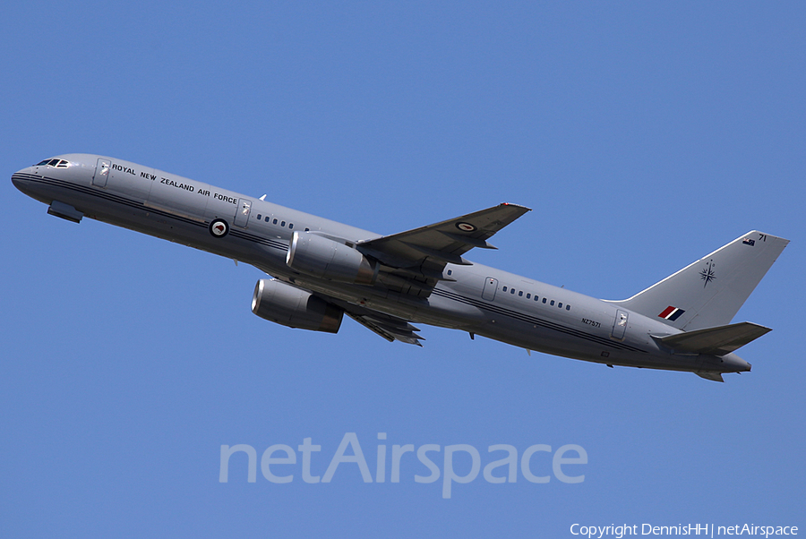 Royal New Zealand Air Force Boeing 757-2K2 (NZ7571) | Photo 329478