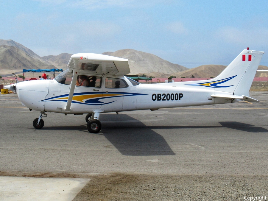 Master Of The Sky - Escuela de Pilotos Cessna 172R Skyhawk (OB-2000-P) | Photo 362078