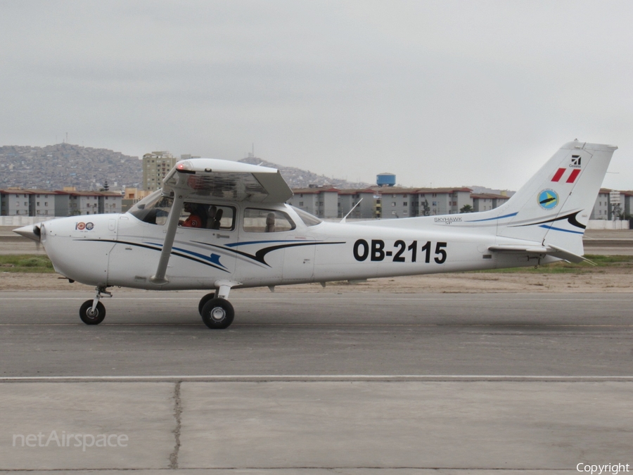 Peruvian Air Force (Fuerza Aerea del Peru) Cessna 172S Skyhawk SP (OB-2115) | Photo 359154