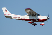(Private) Cessna 182T Skylane (OE-DAZ) at  Hamburg - Fuhlsbuettel (Helmut Schmidt), Germany