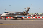 LaudaMotion Bombardier BD-100-1A10 Challenger 300 (OE-HDC) at  Hamburg - Fuhlsbuettel (Helmut Schmidt), Germany