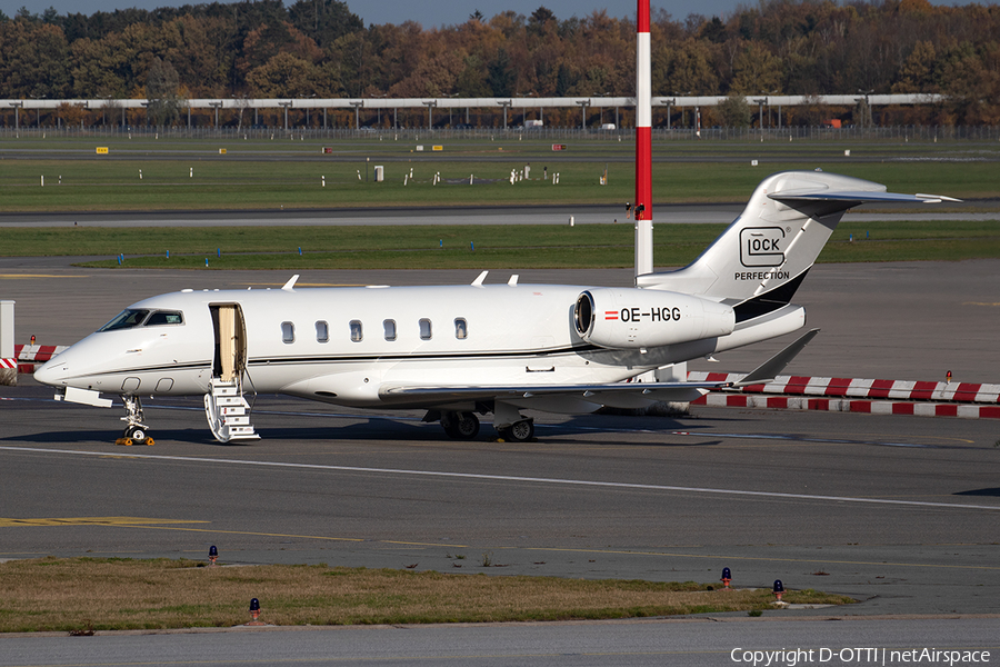 GLOCK Aviation Bombardier BD-100-1A10 Challenger 350 (OE-HGG) | Photo 358528