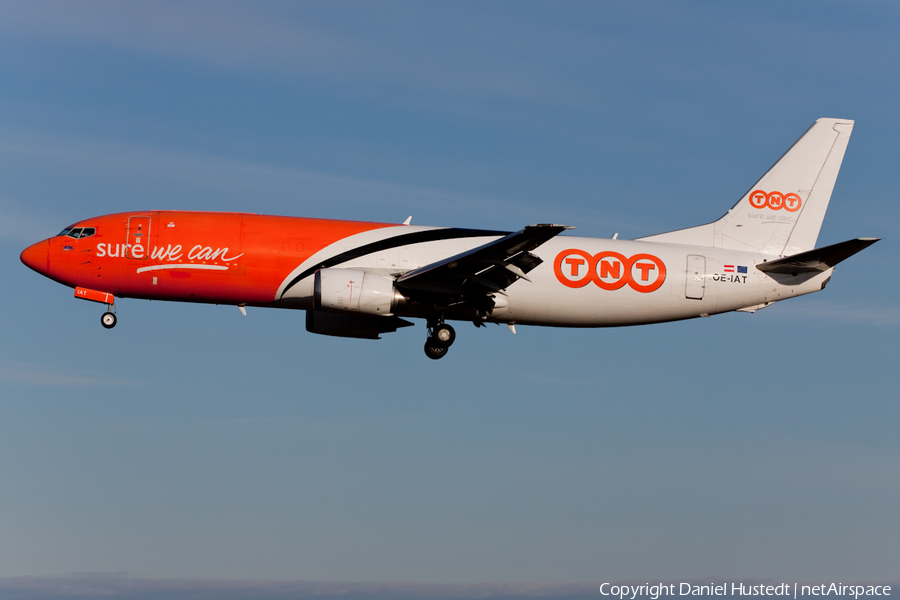 TNT Cargo Boeing 737-4M0(SF) (OE-IAT) | Photo 421895