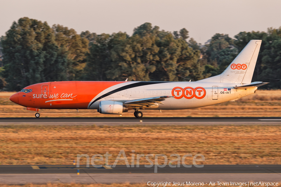 TNT Cargo Boeing 737-4M0(SF) (OE-IAT) | Photo 180691