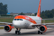 easyJet Europe Airbus A320-214 (OE-ICV) at  Porto, Portugal