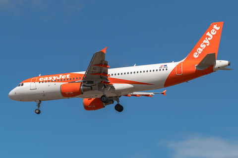 easyJet Europe Airbus A320-214 (OE-IDS) at  Gran Canaria, Spain