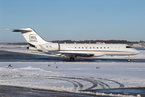 GLOCK Aviation Bombardier BD-700-1A10 Global 6000 (OE-IGL) at  Hamburg - Fuhlsbuettel (Helmut Schmidt), Germany