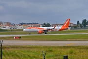 easyJet Europe Airbus A320-214 (OE-IJW) at  Porto, Portugal