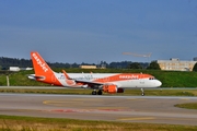 easyJet Europe Airbus A320-214 (OE-IJW) at  Porto, Portugal
