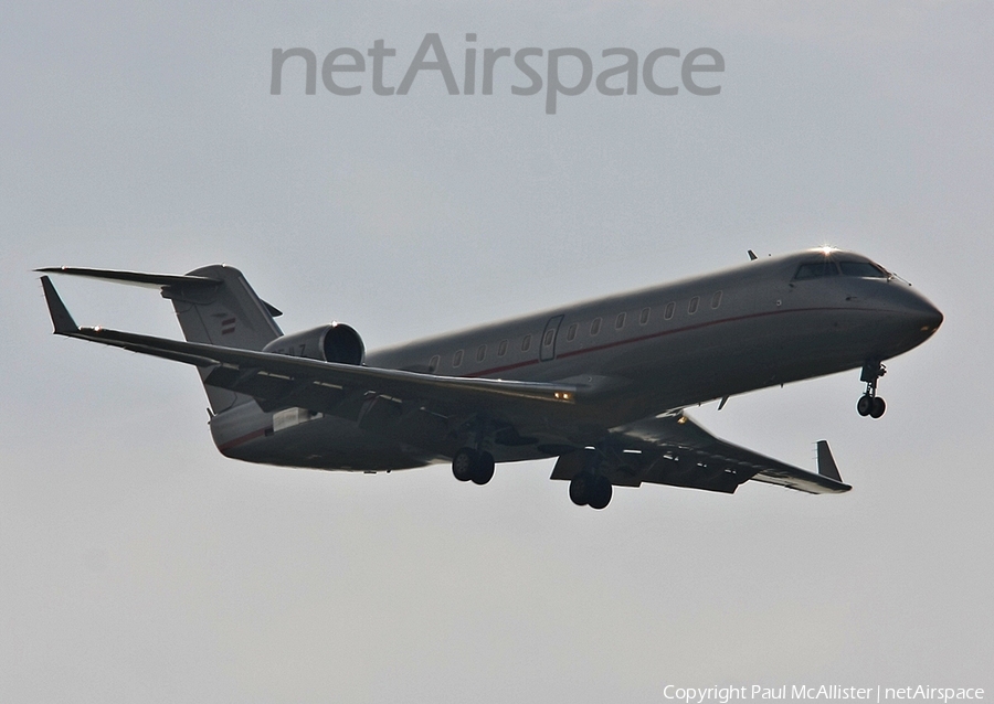 VistaJet Bombardier CL-600-2B19 Challenger 850 (OE-ILZ) | Photo 3774