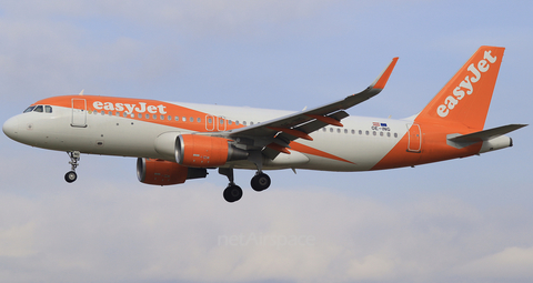 easyJet Europe Airbus A320-214 (OE-ING) at  Barcelona - El Prat, Spain