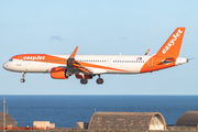 easyJet Europe Airbus A321-251NX (OE-IUA) at  Gran Canaria, Spain