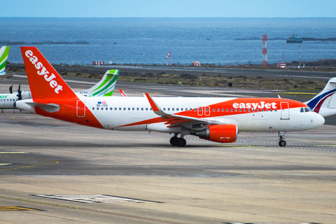 easyJet Europe Airbus A320-214 (OE-IVS) at  Gran Canaria, Spain