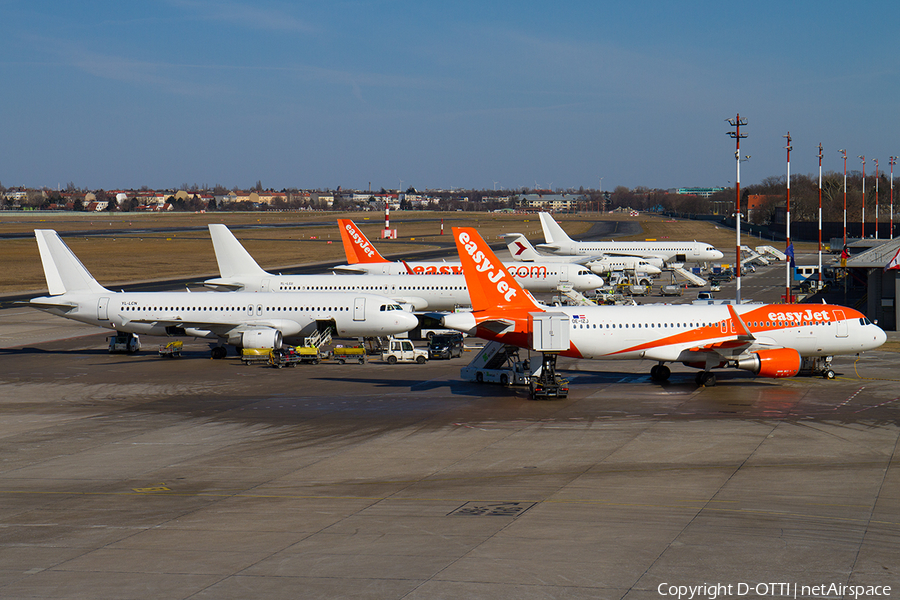 easyJet Europe Airbus A320-214 (OE-IZJ) | Photo 232026