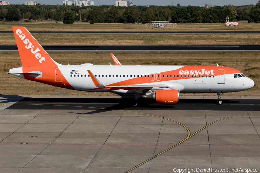 easyJet Airbus A320-214 (OE-IZO) | Photo 425306