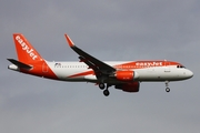 easyJet Europe Airbus A320-214 (OE-IZP) at  Lisbon - Portela, Portugal