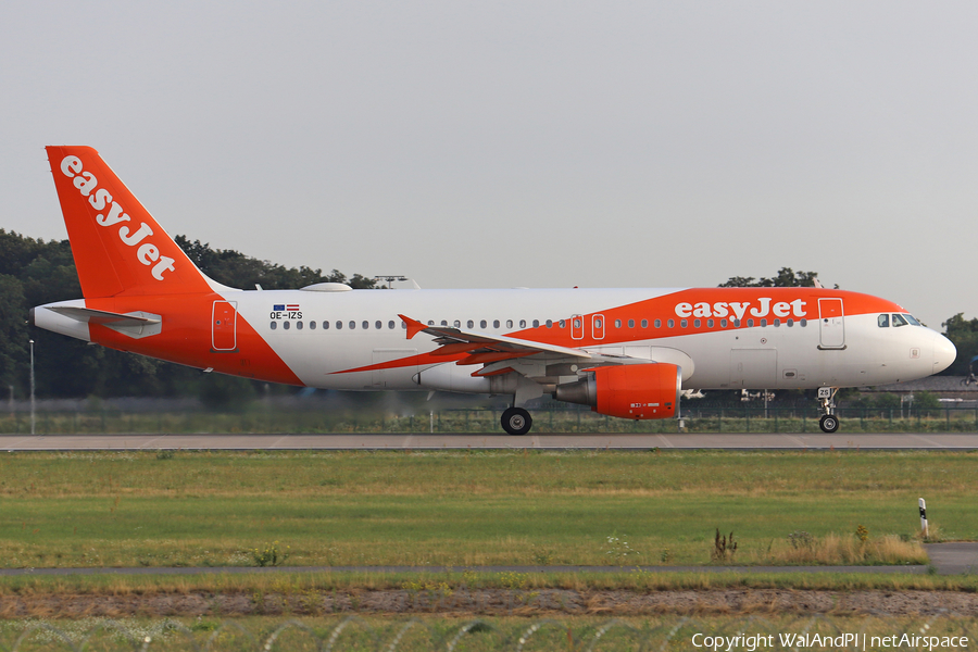 easyJet Europe Airbus A320-214 (OE-IZS) | Photo 465860